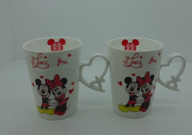 迪士尼 曼丽对杯（精装）  价格：72元