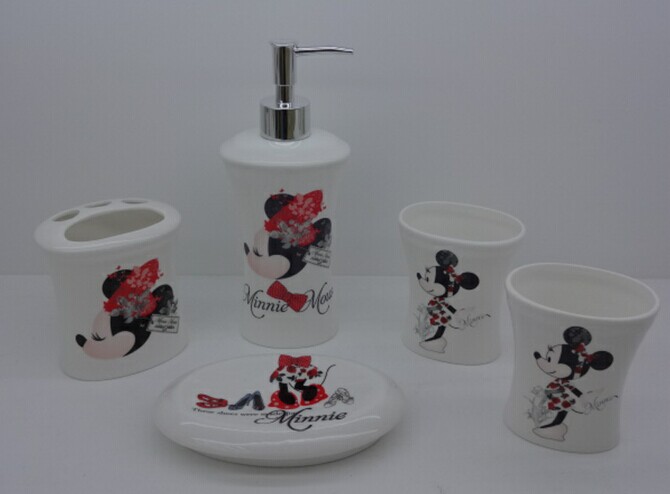 迪士尼 雅莉娅卫浴5件套（精装）  价格：259元